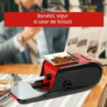 Bărbat folosind mașină de rulat țigări automată