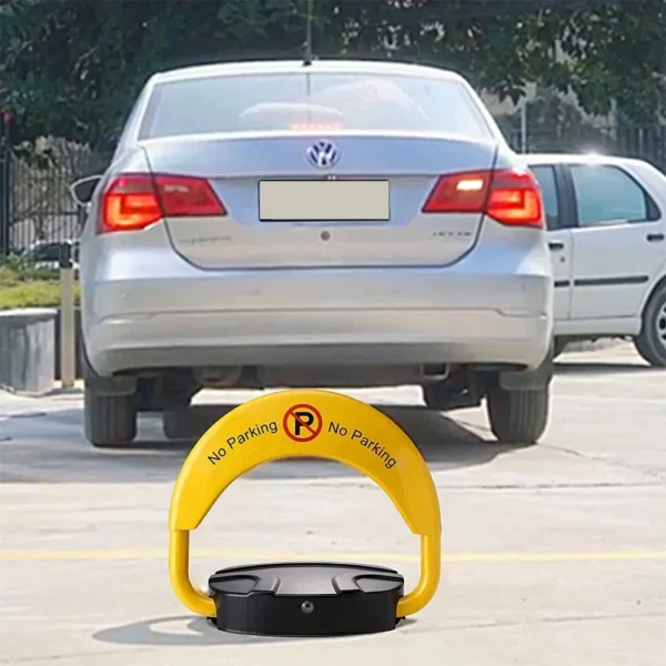 blocator parcare 2 Blocatorul de parcare automat instalat intr-un loc de parcare