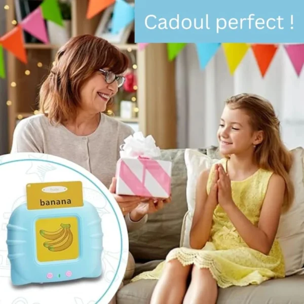 jucarie educativa pentru copii cu carduri flash si sunete, 112 carduri, 224 cuvinte, albastru, impact vision® Femeie dăruind cadou fetiței într-o sufragerie decorată