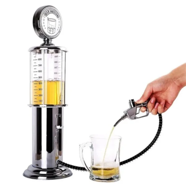 dozator bauturi 3 Dozator bautauri in forma de pompa de benzina utilizat pentru a umple un pahar