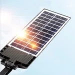 Evidentierea panoului solar de pe lampa solara stradala 100W