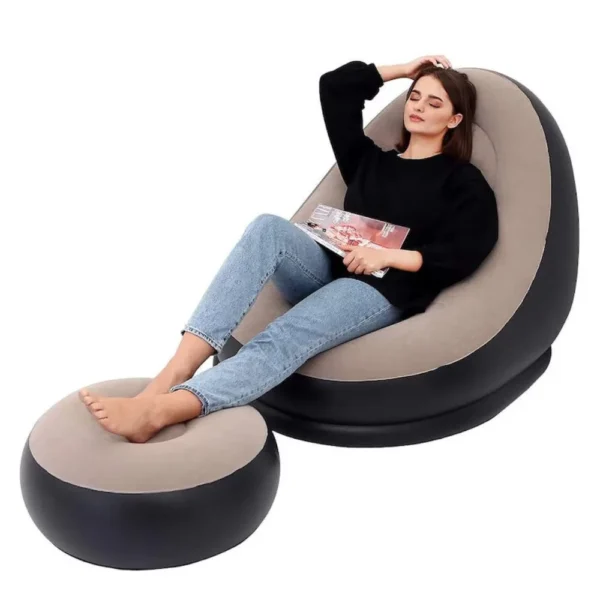 fotoliu gonflabil taburet 5 Fotoliu gonflabil cu taburet in timp ce este folosit