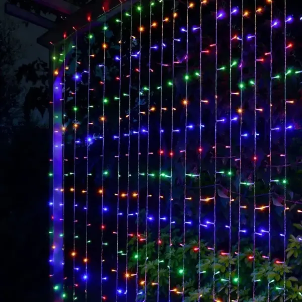 instalatie de craciun impact vision®, tip perdea, 3x3m, 300 leduri, 8 functii de iluminat, interconectabil, exterior, interior, multicolor instalatie de craciun impact vision®, tip perdea, 3x3m, 300 leduri, 8 functii de iluminat, interconectabil, exterior, interior, multicolor